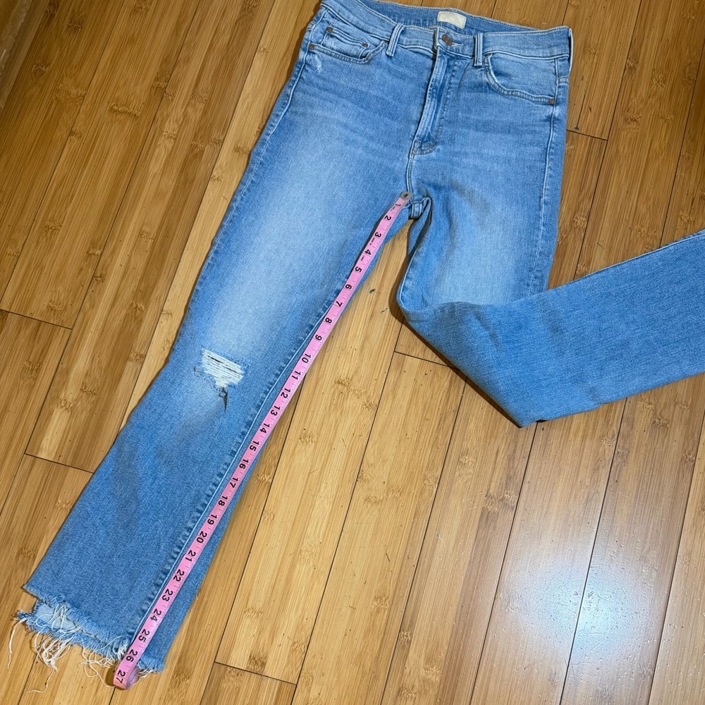 MOTHER The Insider Crop Step Fray Jeans in Thrilling Shots Size 27 - Picture 15 of 16
